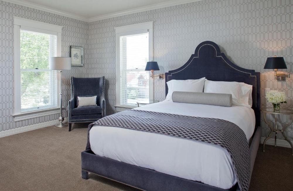 Queen Room interior